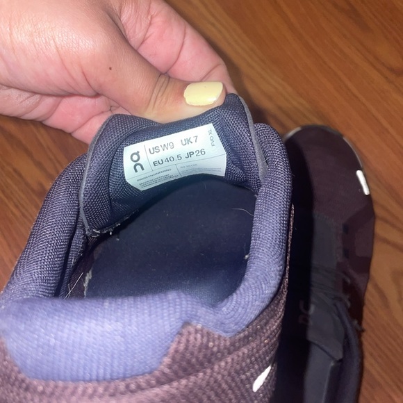 Oncloud Shoes - Picture 5 of 5